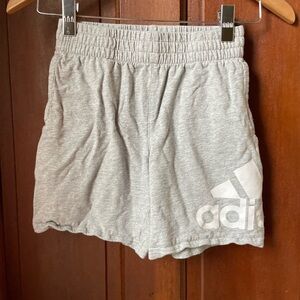 adidas boys size small / 8 gray shorts